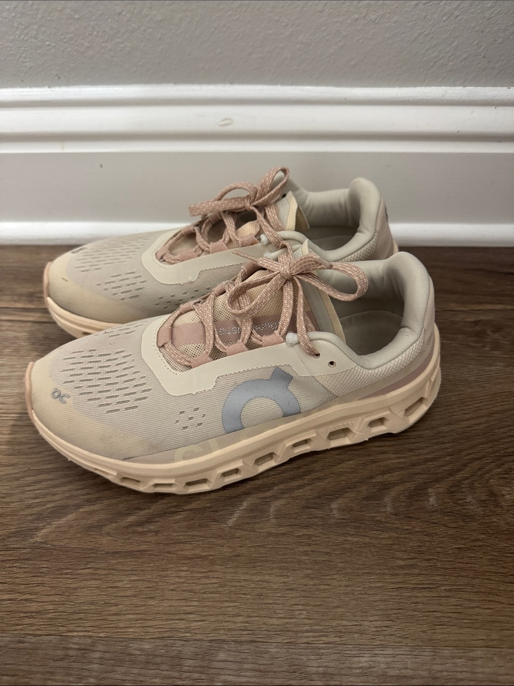 On Running Women's Cream and Light Blue Cloudflow Athletic Sneakers - Picture 3 of 4